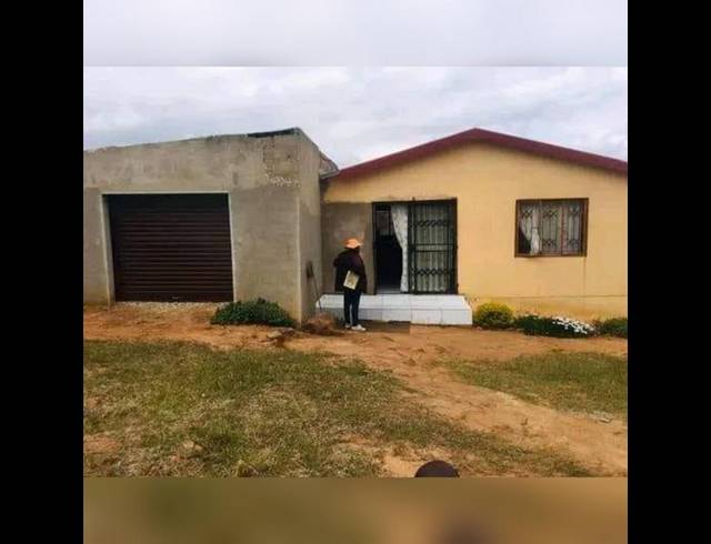 2 BEDROOM HOUSE FOR SALE IN TEKWANE